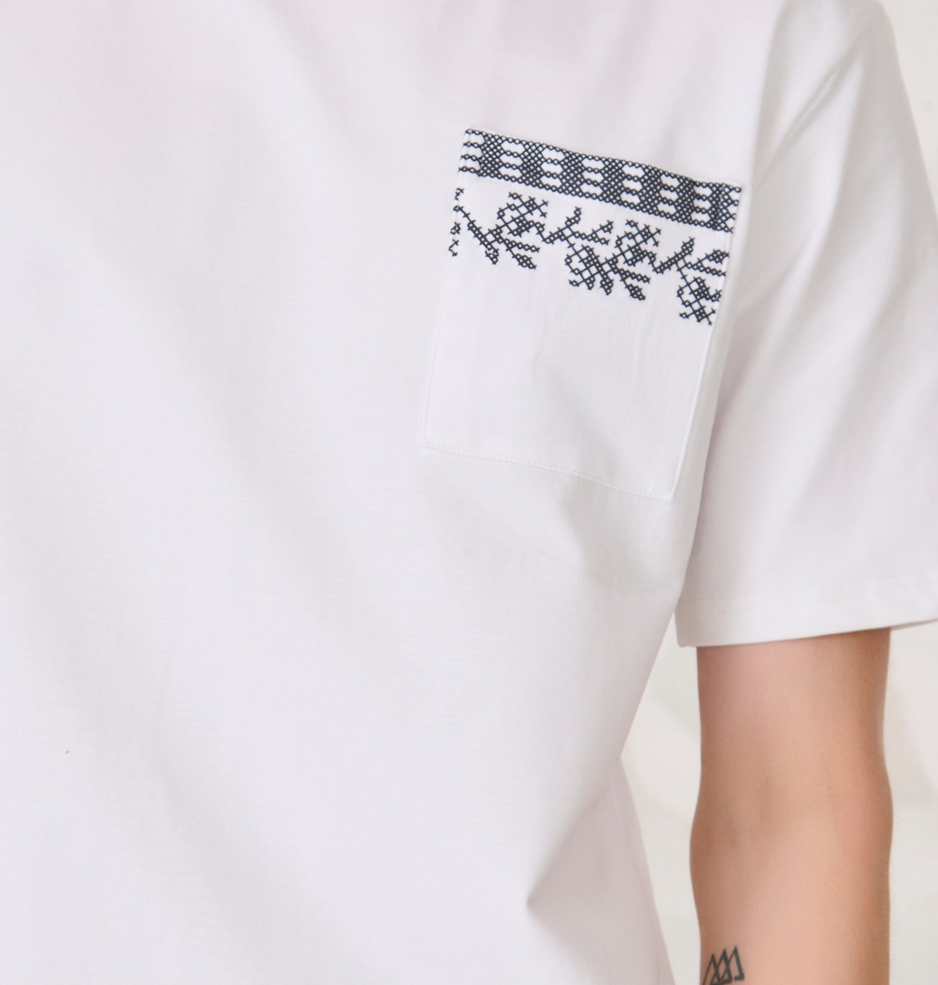 Ornaments Pocket Oversized Stretch T-Shirt - White